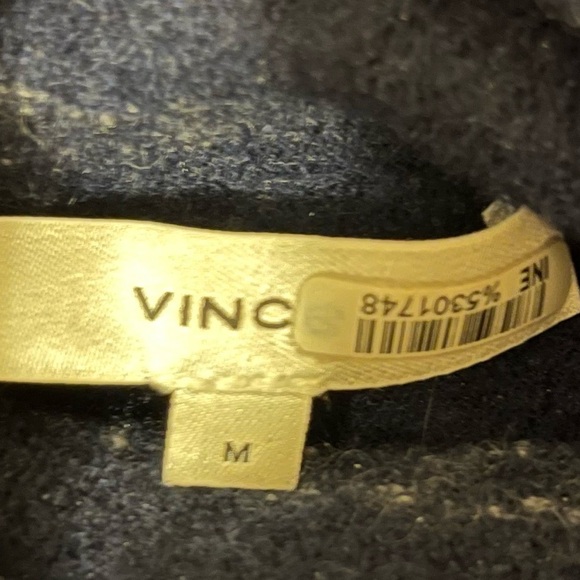 Vince Boiled Cashmere Navy Ecru pinstripe Fitted Cropped Turtleneck, size Medium - Picture 5 of 6